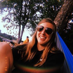 Meet your Posher, Hannah